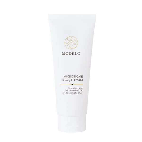 Modelo putojantis prausiklis su probiotikais "Microbiome foam cleanser"